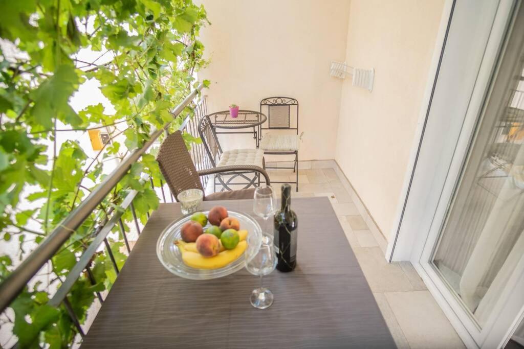 Studio Apartment Purple Sunset - 2+1 Baska Voda Exterior photo